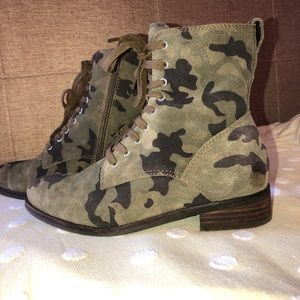 Lucky brand camp boots